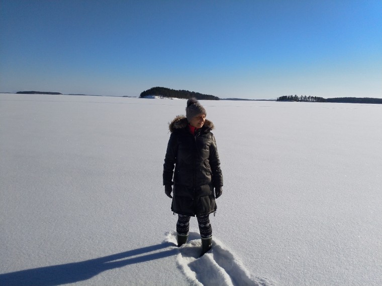 Kyläniemen Munkinrannan emäntä Kotirannanselän rannalla jään päällä kuvattuna 24.2.